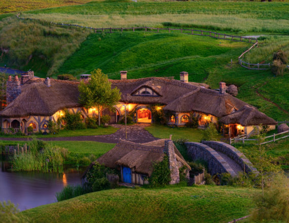 Hobbiton Movie Set